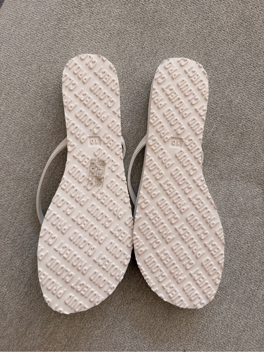 NEW White Platform Flip Flops - Picture 2 of 3